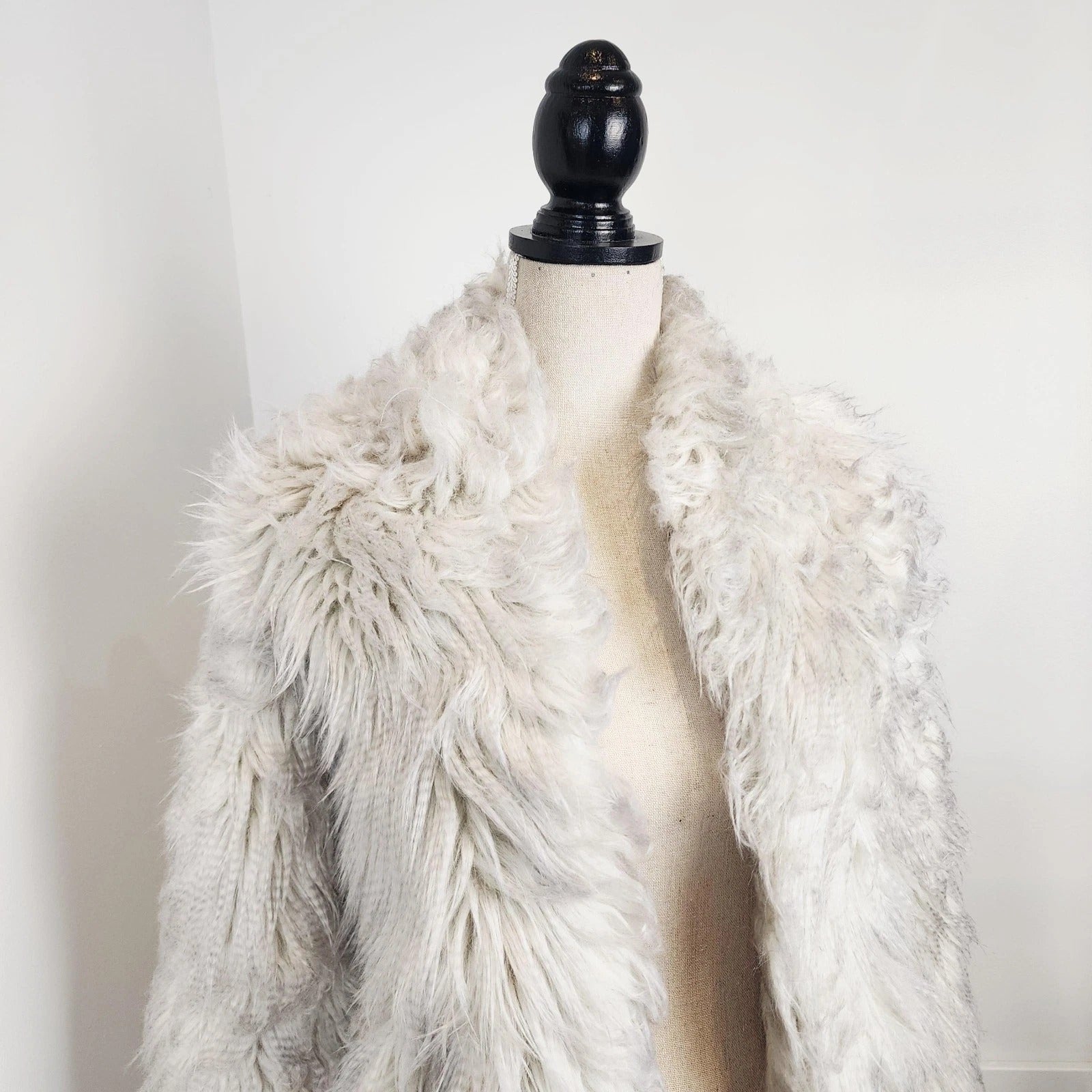 Abercrombie Kids Arctic White Long-haired Faux Fur Sz XL