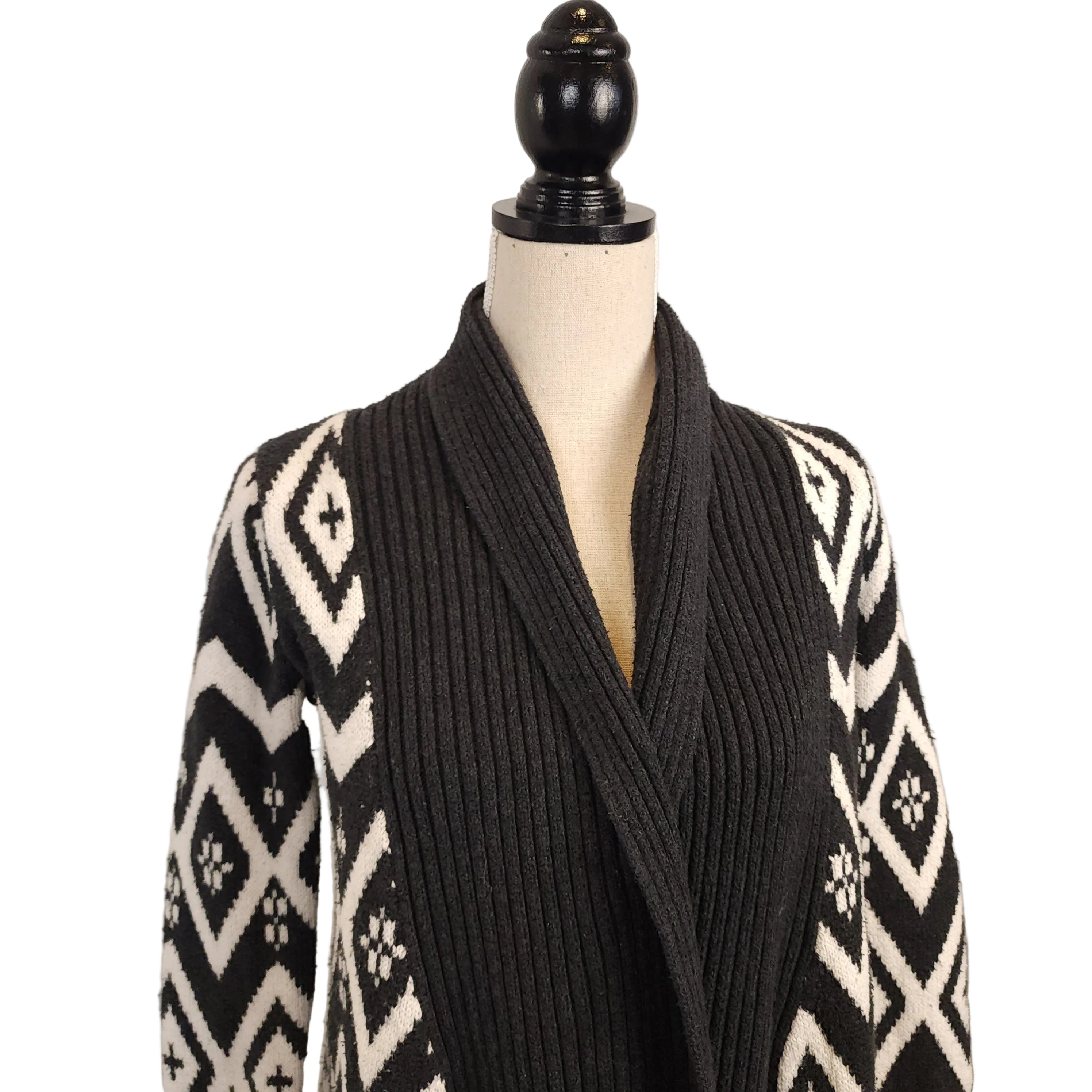 Aztec Navajo Pattern XS Black & White Wrap Cardigan