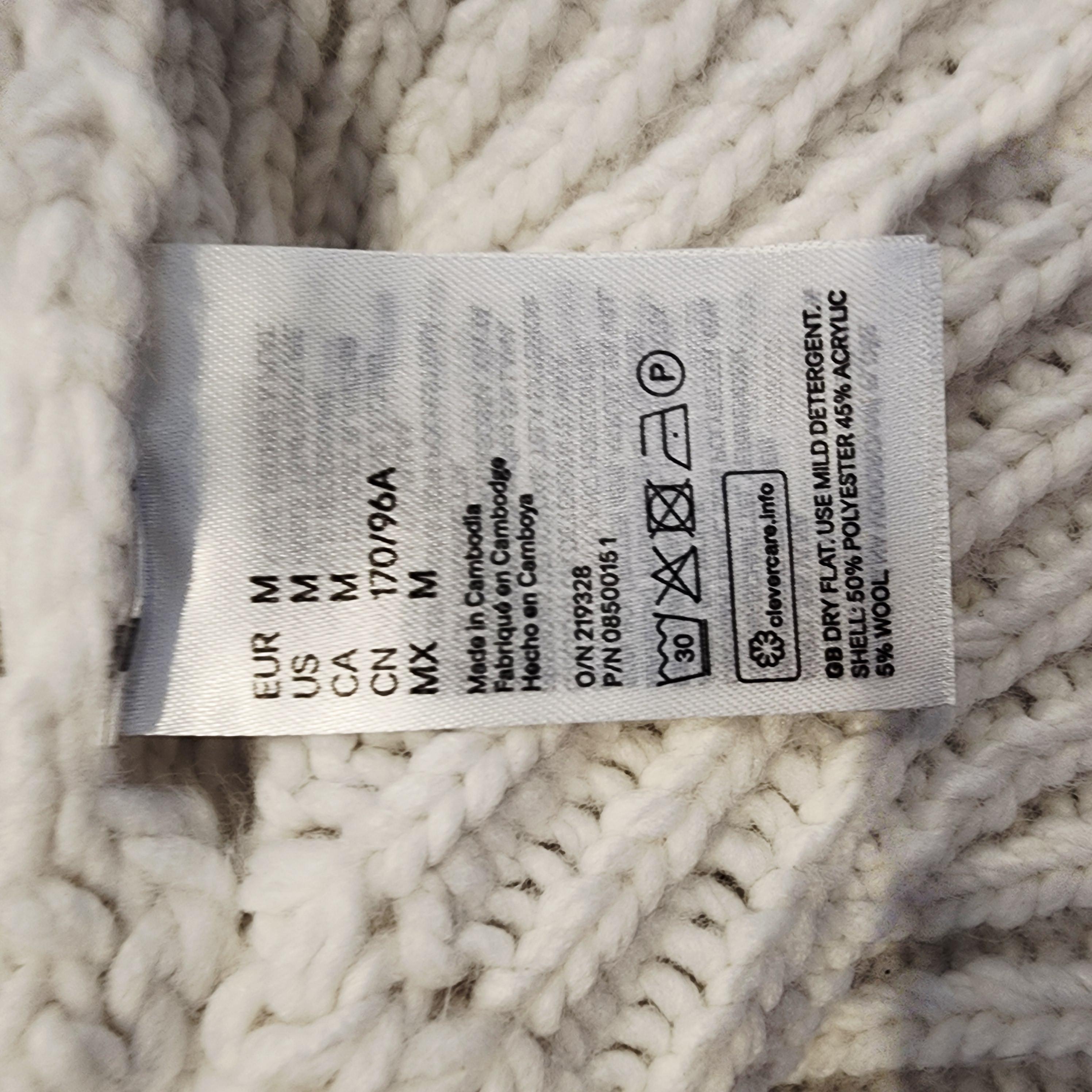 H&M Chunky Waffle Knit Sz Medium Sweater White