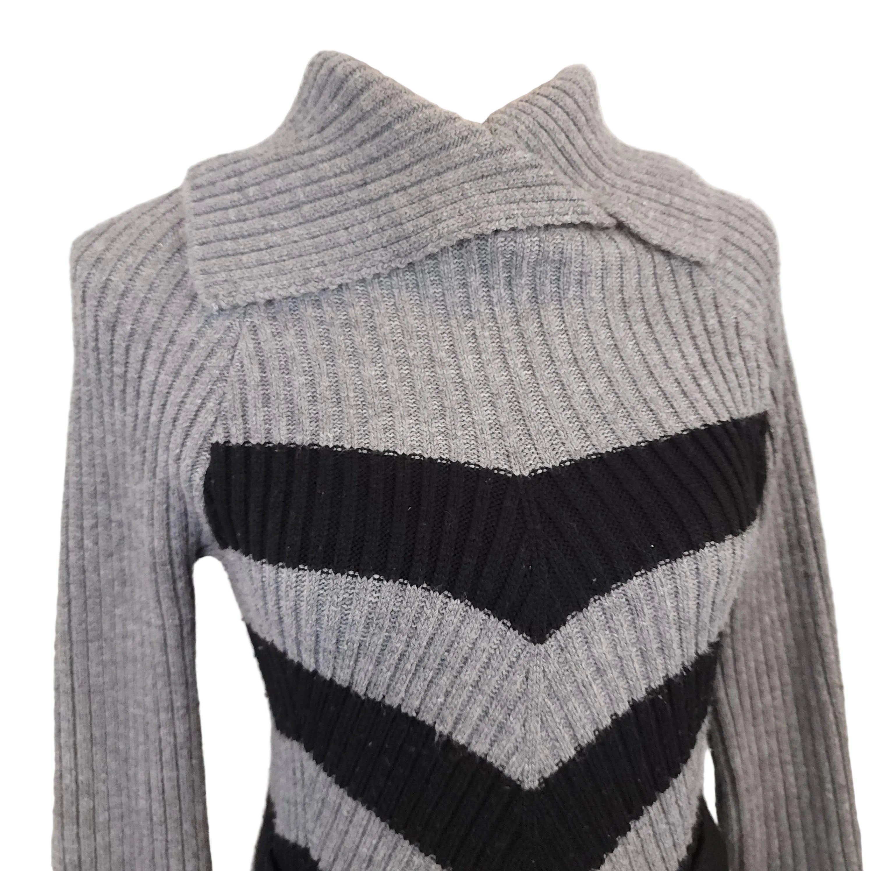 Y2K Gray & Black XS Ribbed Knit Sweater w/ Matching Belt