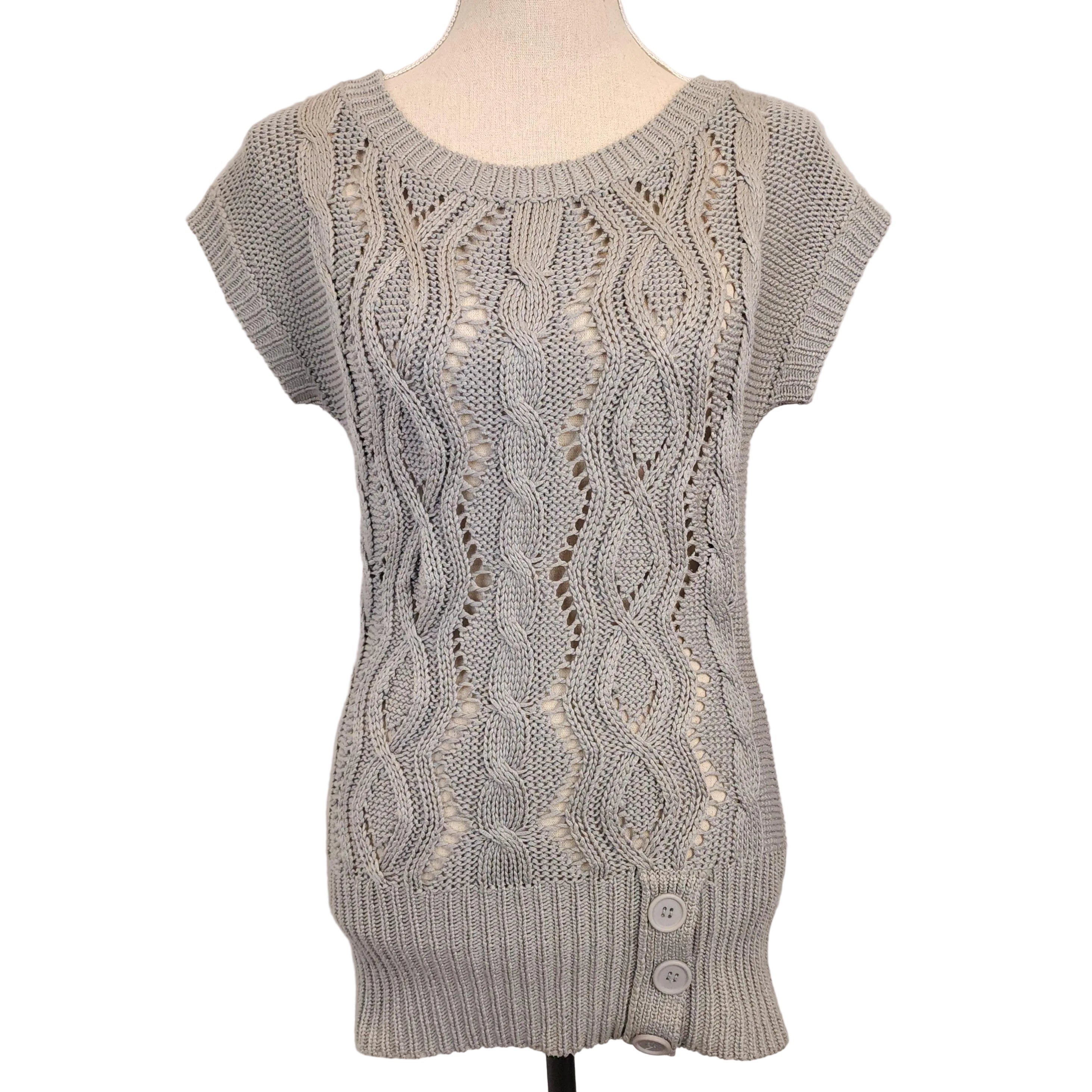 SUZY SHIER Sz S Cable Knit Long Sweater Short Sleeved Button Detail