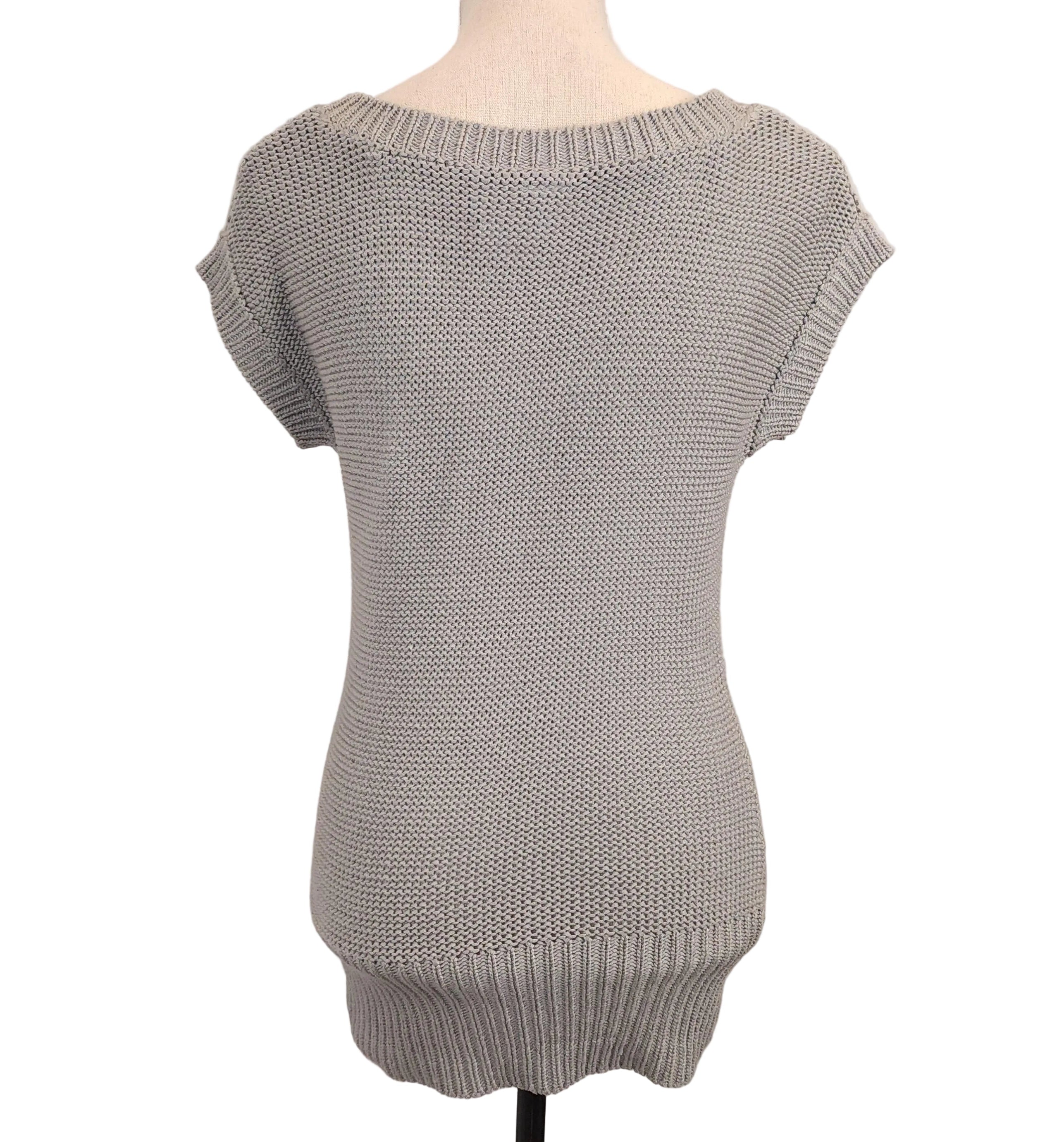 SUZY SHIER Sz S Cable Knit Long Sweater Short Sleeved Button Detail