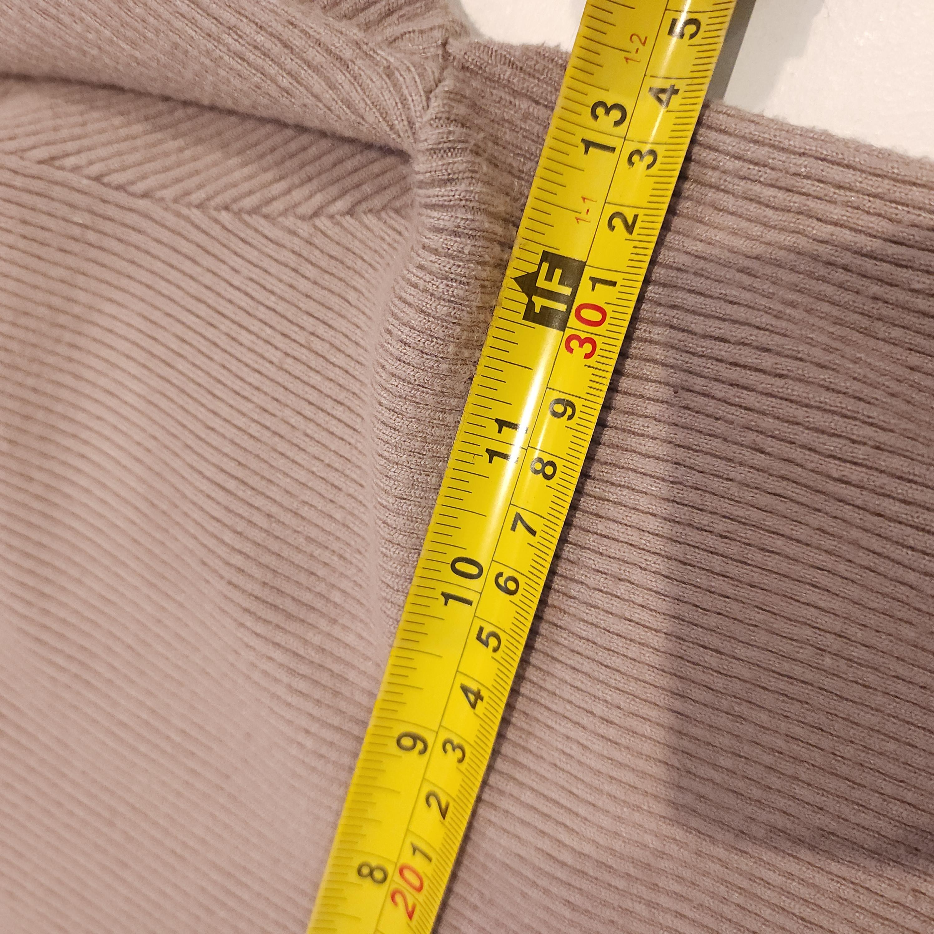 PINK MARTINI Light Brown Ribbed Turtleneck Sz Large Fitted Sweater