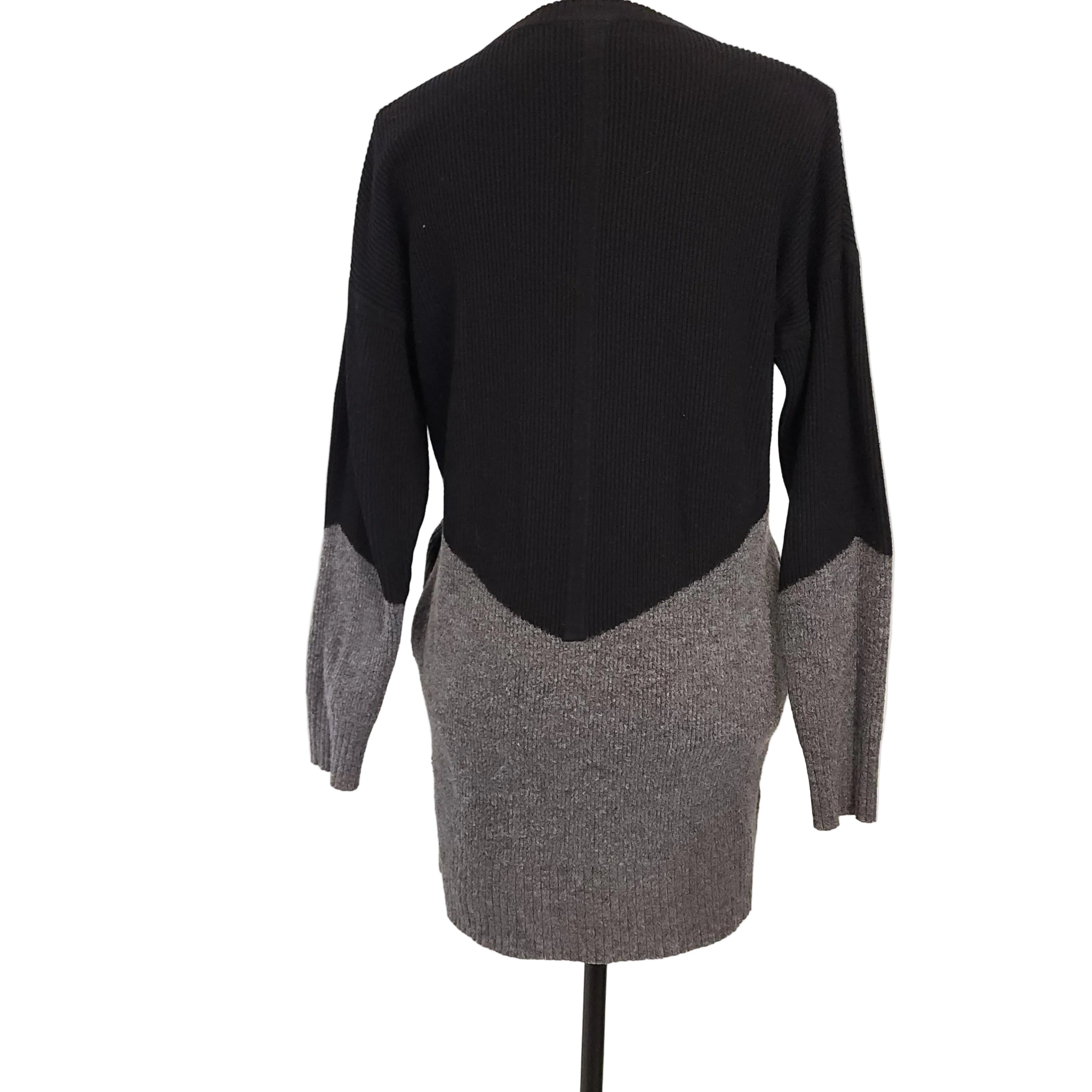 Lululemon Black & Gray Color Block Sweater Sz Medium