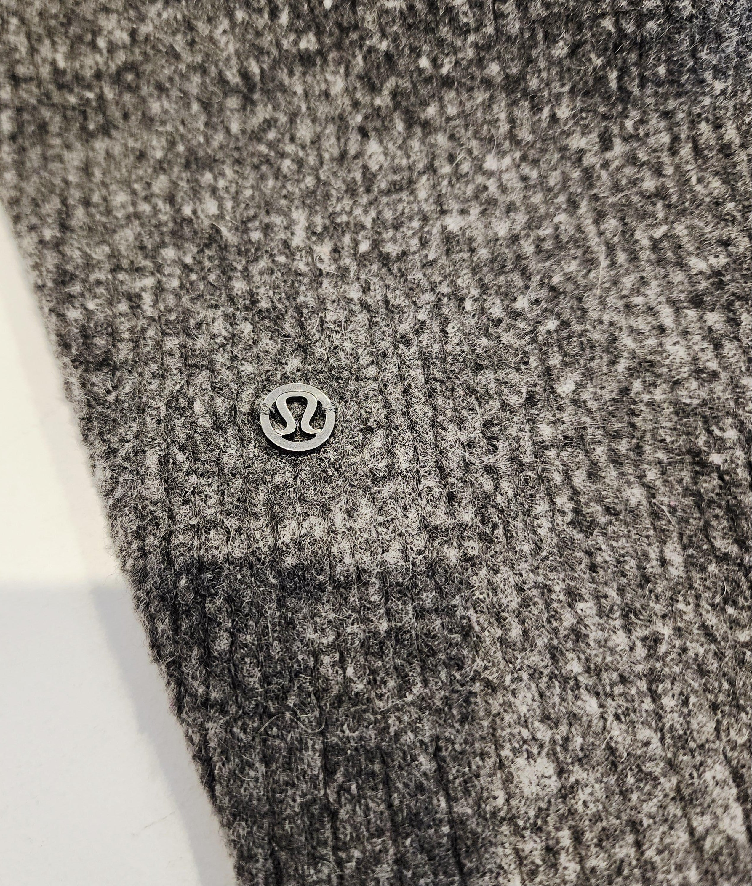 Lululemon Black & Gray Color Block Sweater Sz Medium