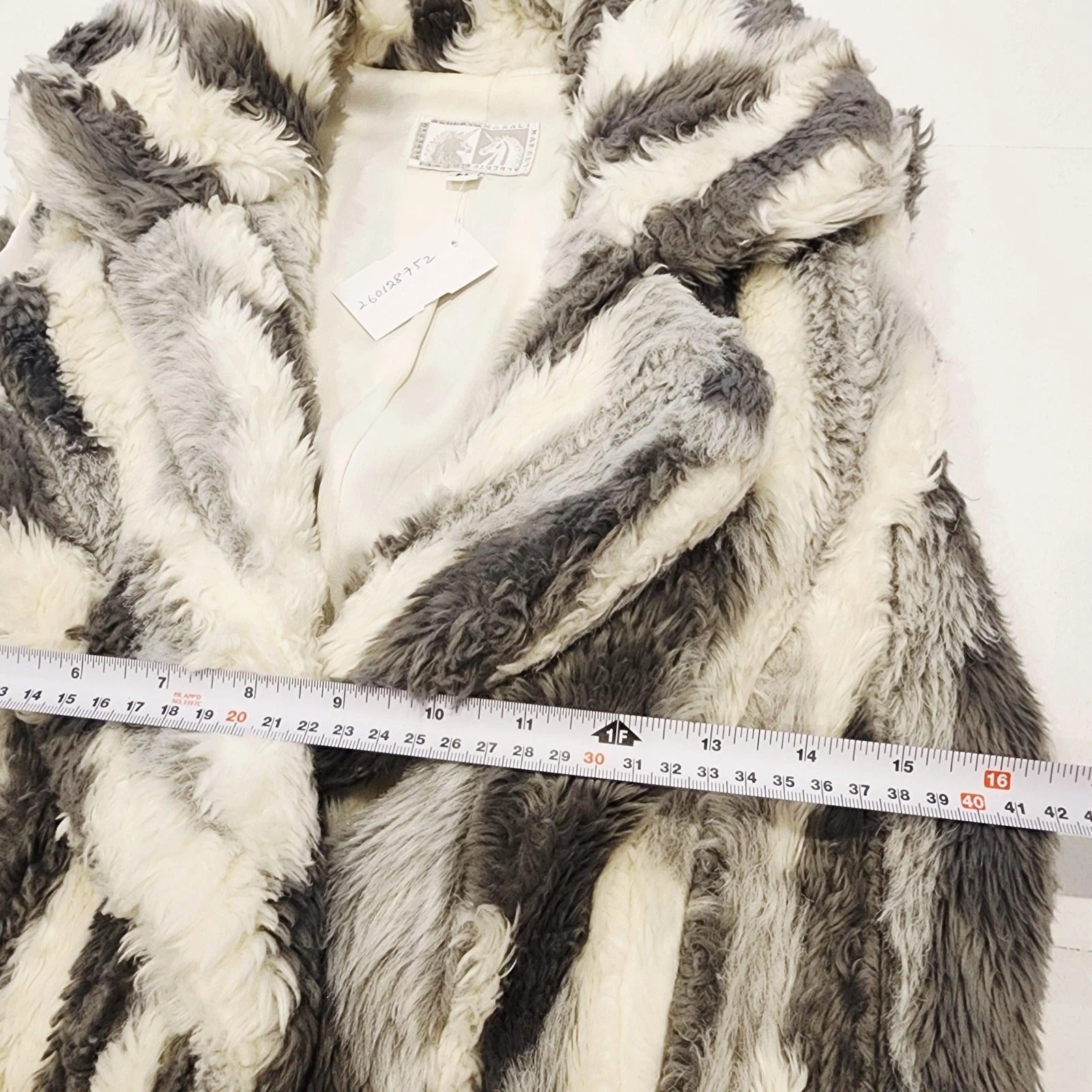 Alberto Makali Sz M Belted Faux Fur Vest MADE IN USA Gray Striped