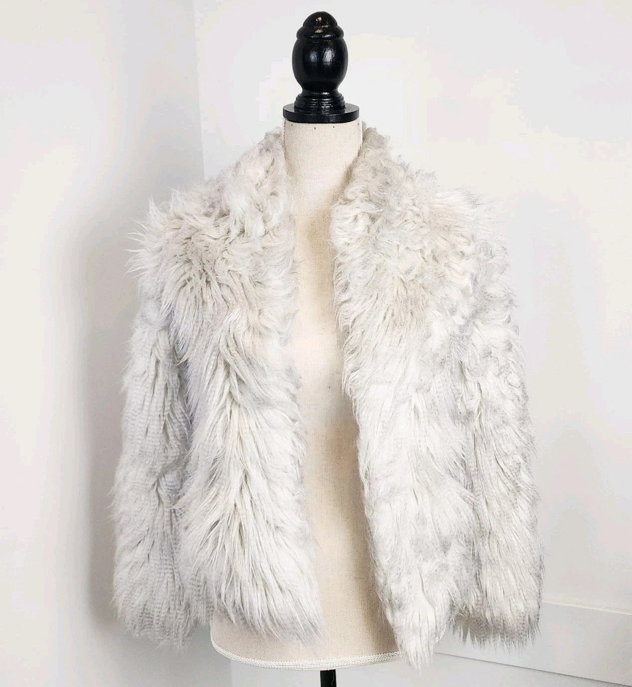 Abercrombie Kids Arctic White Long-haired Faux Fur Sz XL