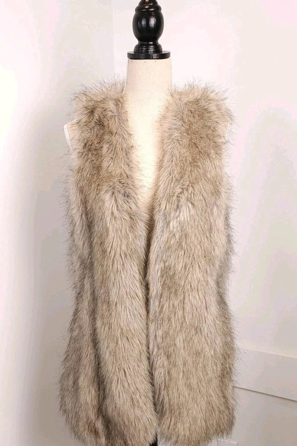 Dynamite Sz M Long Faux Fur Open Vest Beige
