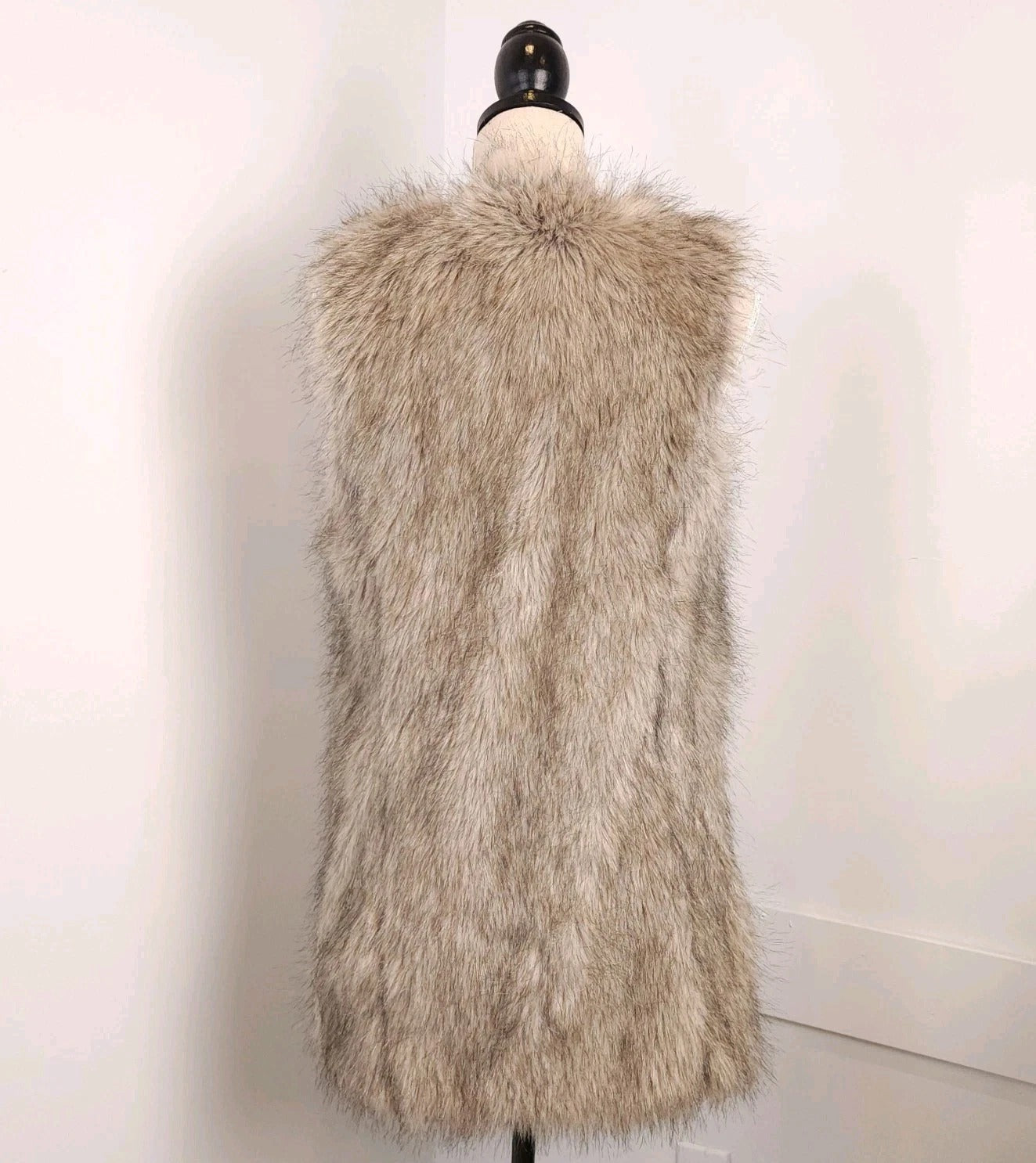 Dynamite Sz M Long Faux Fur Open Vest Beige