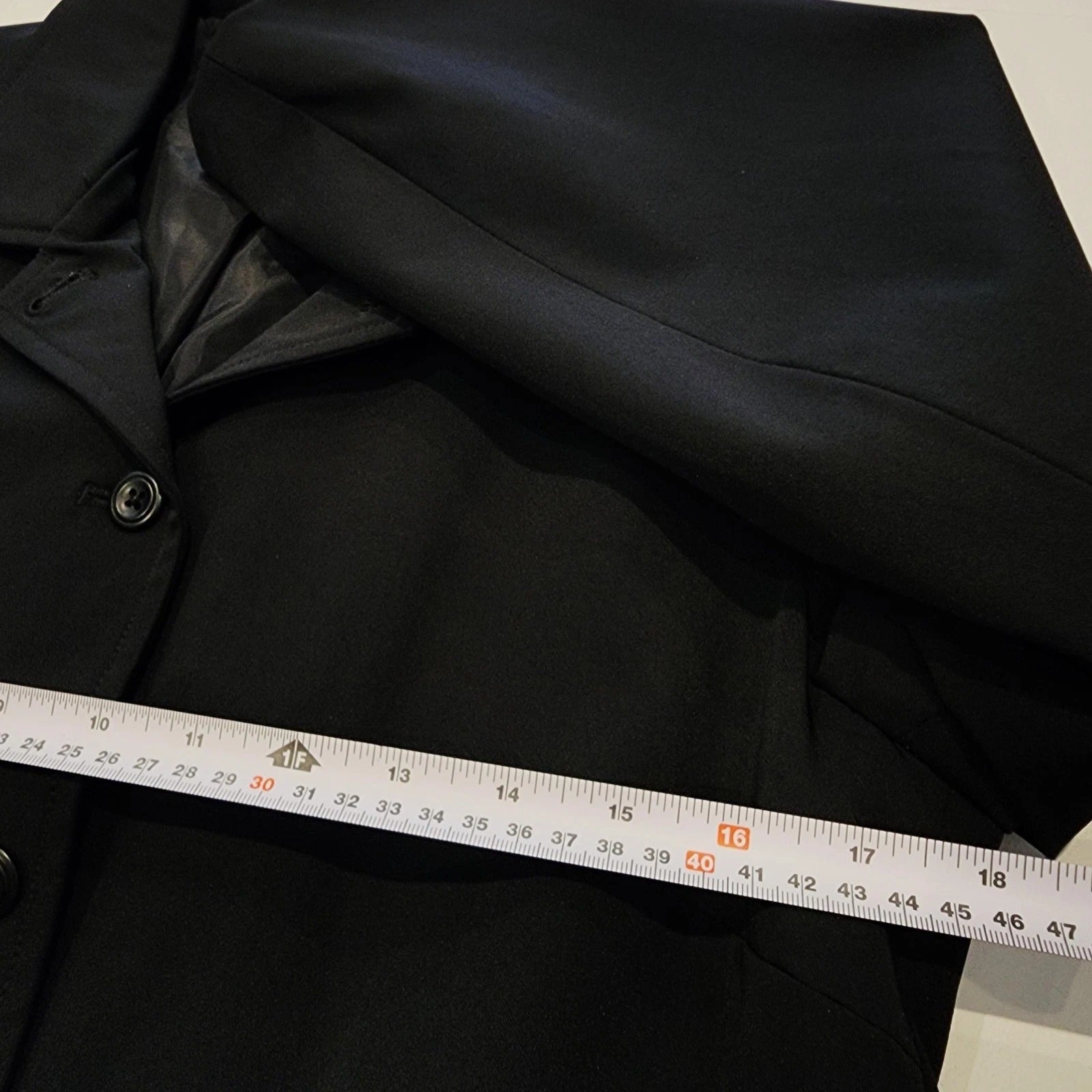GAP Form Fitting Buttoned Mid-length Black Overcoat Sz M Water Repellent