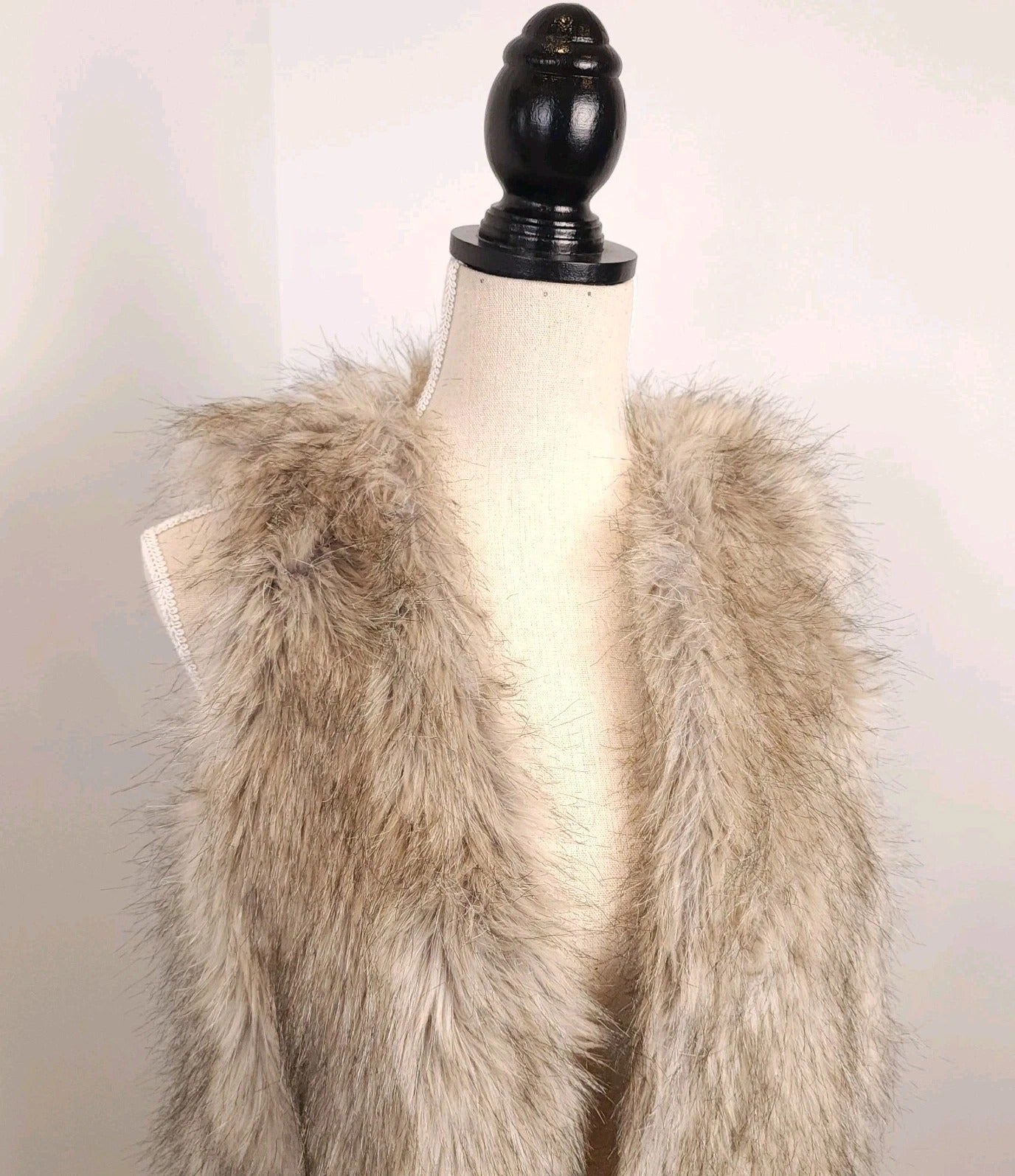 Dynamite Sz M Long Faux Fur Open Vest Beige