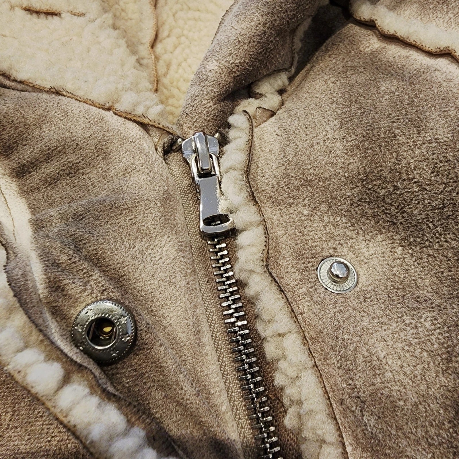 CALIFORNIA MOONRISE Shearling Snap Closures Chestnut Brown Faux Fur Lining Sz L