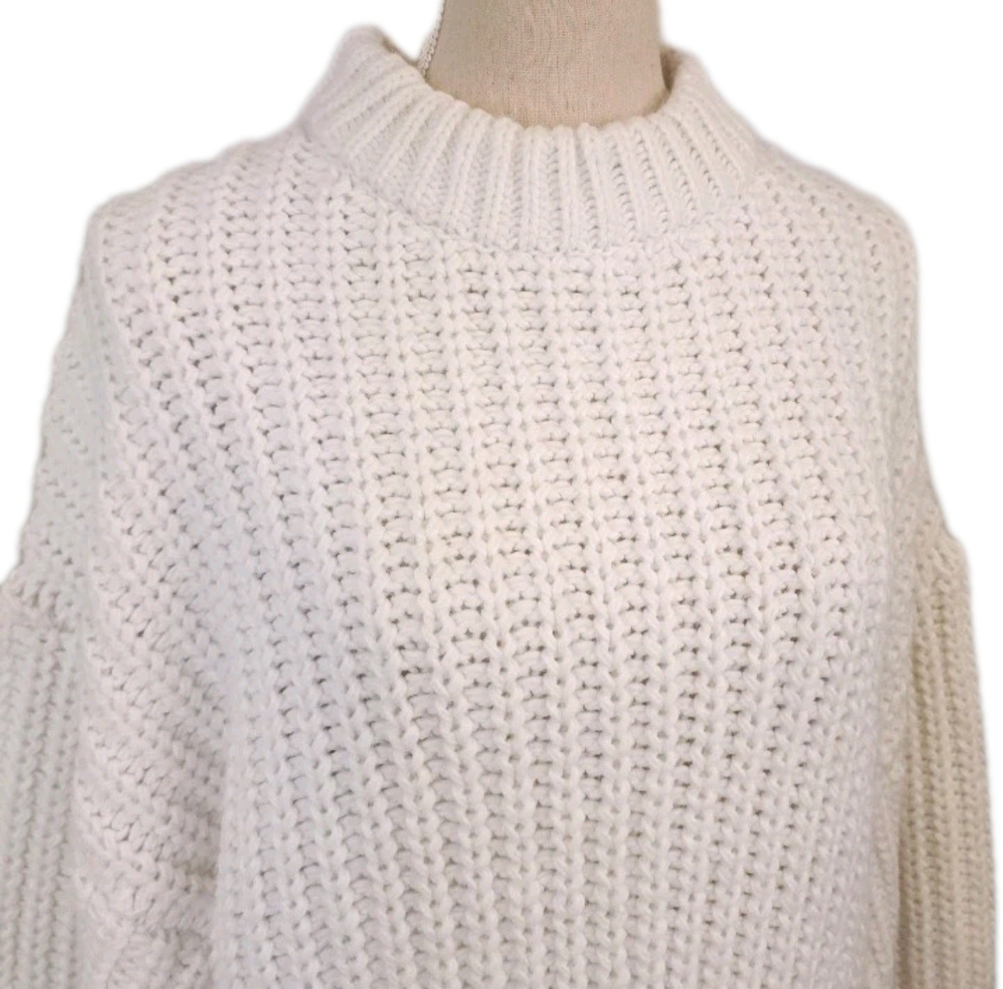 H&M Chunky Waffle Knit Sz Medium Sweater White